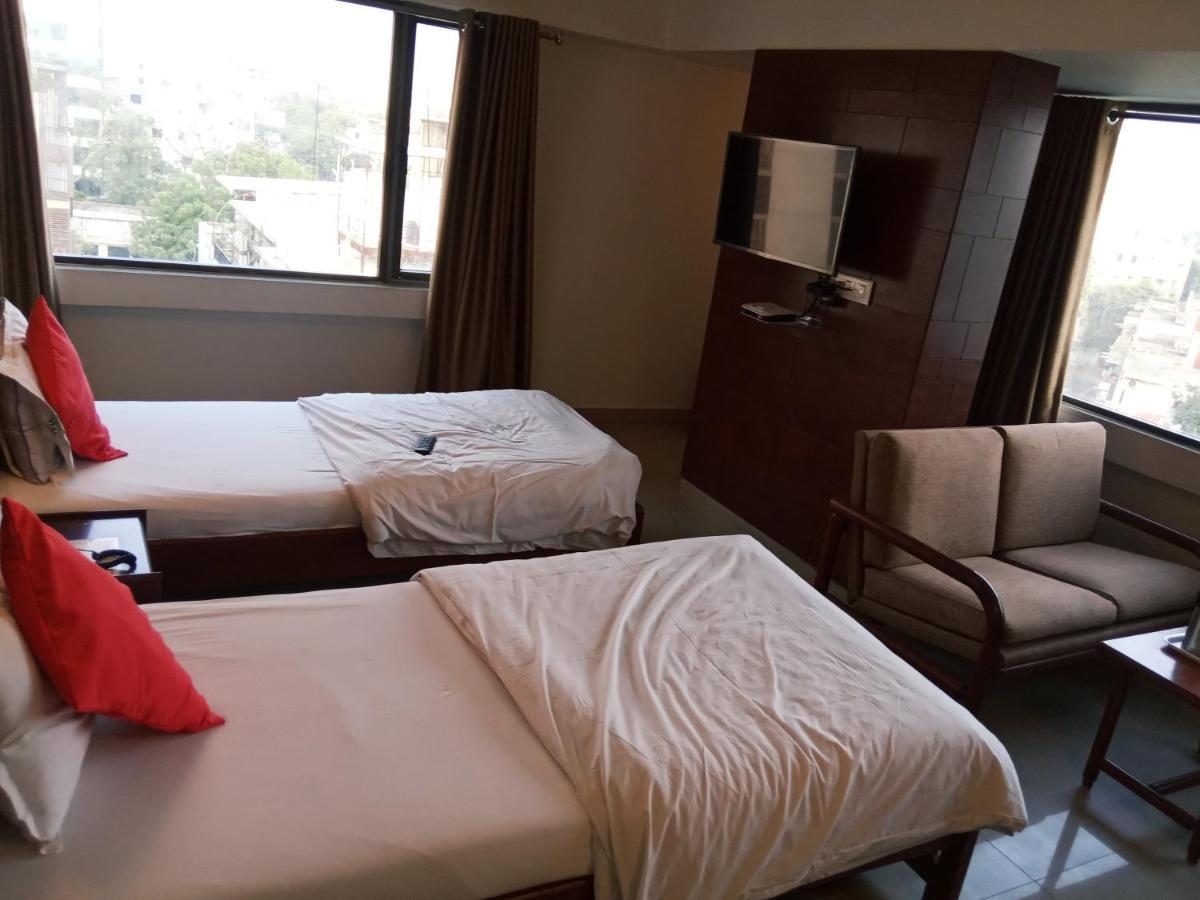 אחמדאבאד Hotel Apex מראה חיצוני תמונה