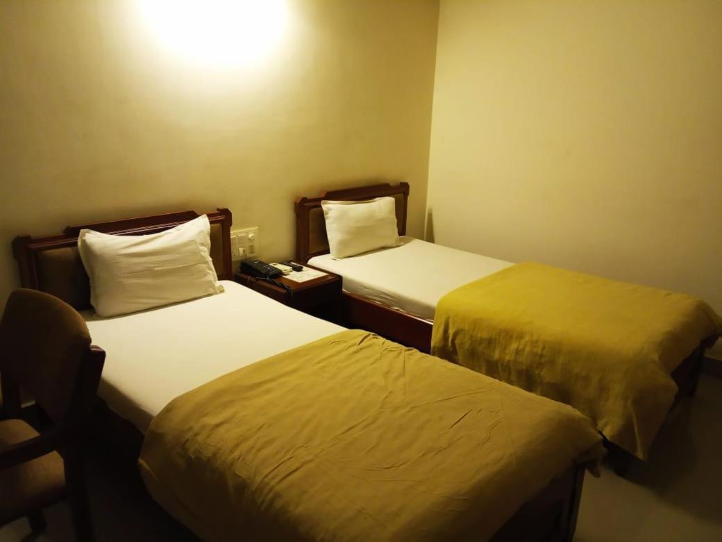 אחמדאבאד Hotel Apex מראה חיצוני תמונה