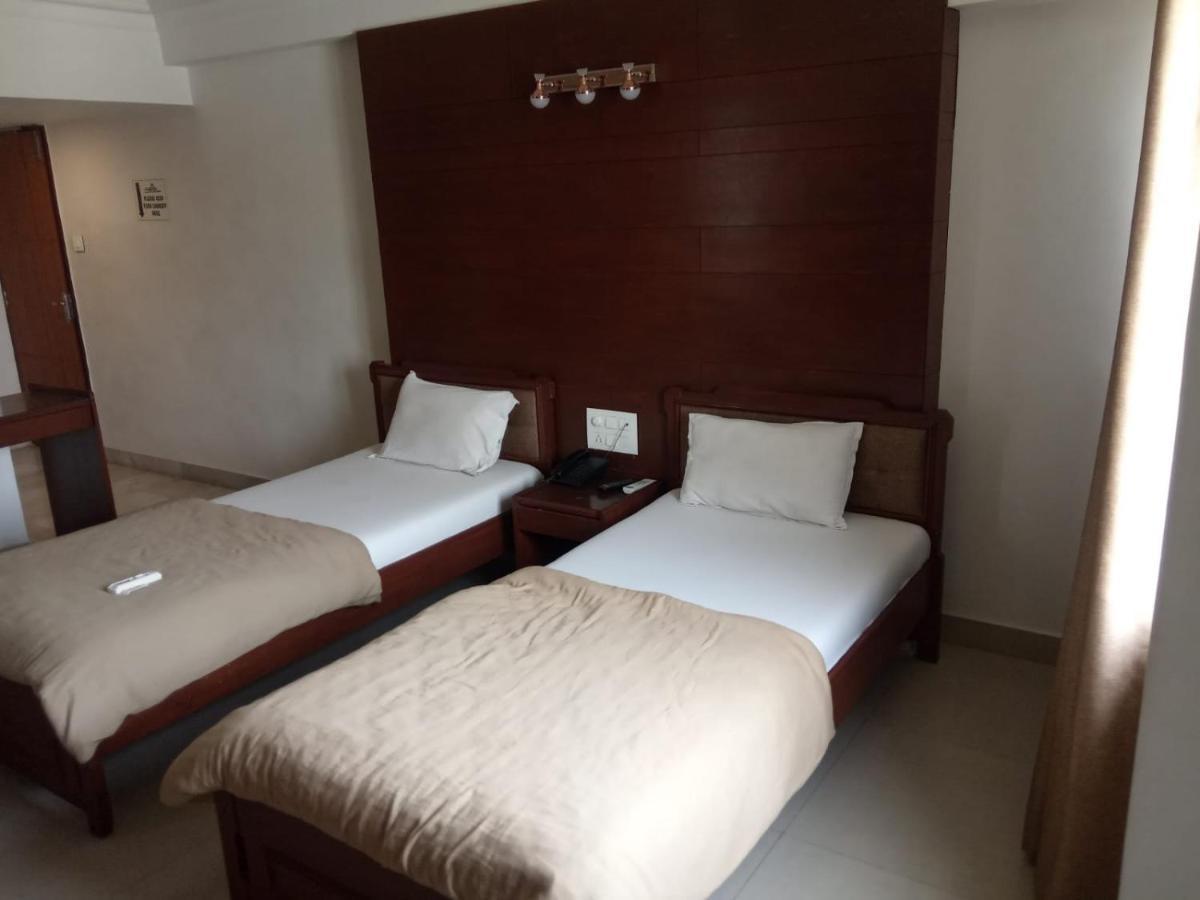 אחמדאבאד Hotel Apex מראה חיצוני תמונה