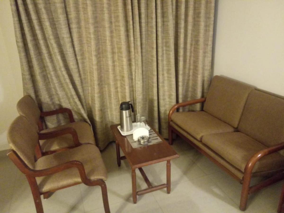 אחמדאבאד Hotel Apex מראה חיצוני תמונה